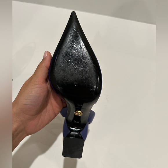 Versace La Medusa Blue Slingback Pumps Sz 38.5 | 100% Authentic - Picture 9 of 13